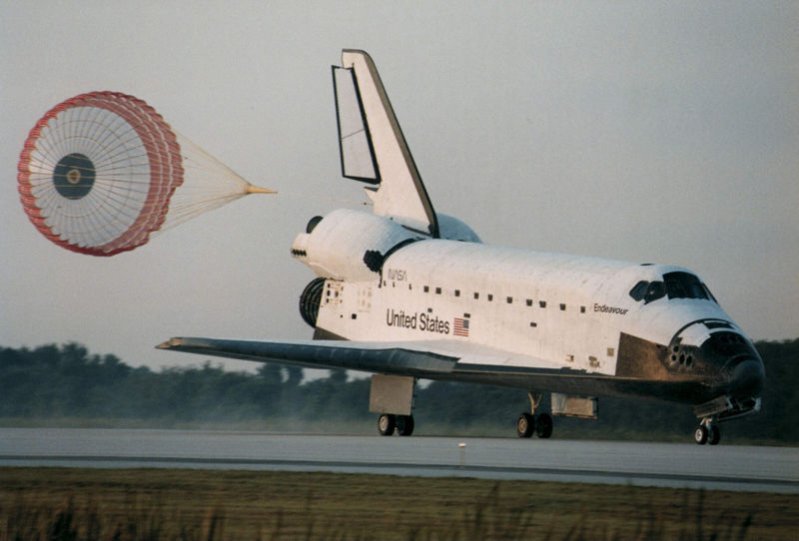 Space_Shuttle_landing.jpg