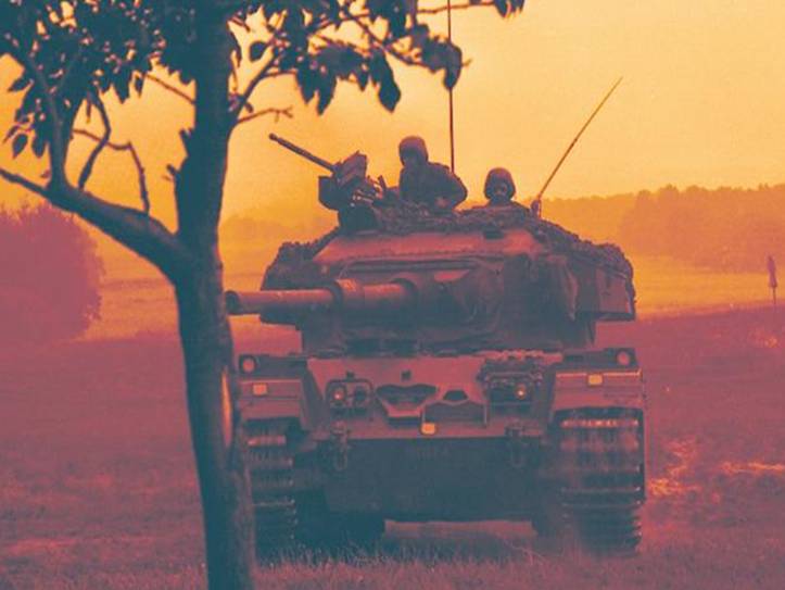 Strv 104 ur 1.Pbat PB 26 KFÖ hösten 1985.jpg