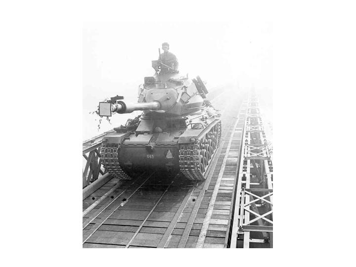 Strv 74 och AFÖ 64.jpg