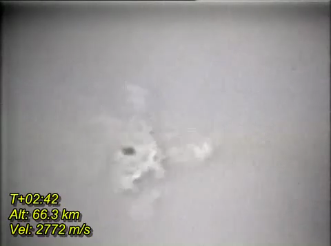 Uppskutningen av Apollo 11 - steg 1 skiljs av efter 162 sekunders flygning.png