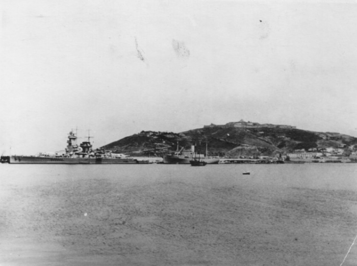 GRAF SPEE i Ceuta 1939.PNG