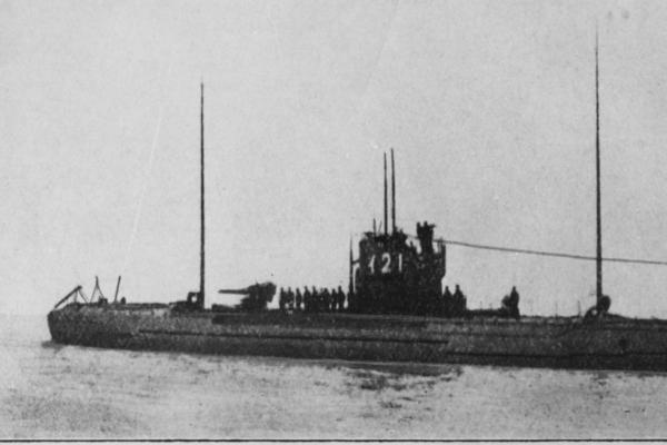 I-21 innan hon blev 121.jpg