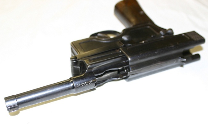 Vitali pistol m fast magasin.jpg