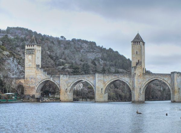 medieval_bridge___pont_valentre___cahors_01_by_montvalentstock-d4s38b8.jpg
