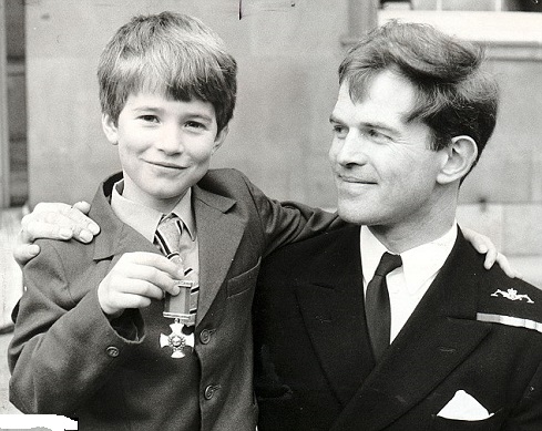 stolt son med stoltare pappa.....jpg