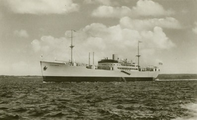 ...ett modernt motorfartyg....jpg