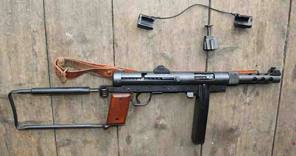 m 45 med magasinsfyllare f 50-skottsmagasin.jpg