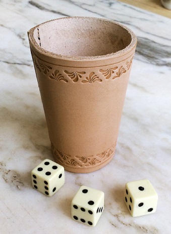 tærningsbægare.jpg
