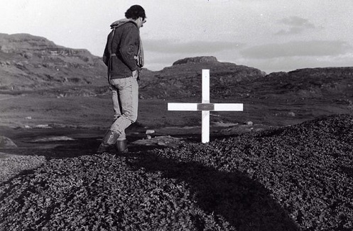 nytt kors paa graven ca 2005.jpg