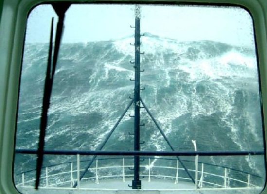 ..ducka under slagen.....jpg