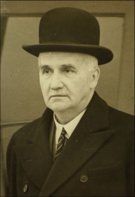 en mæktig nyckelperson.jpg