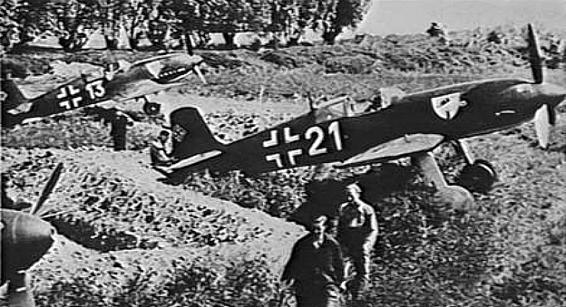 Heinkel_He_100D_1940_propaganda_photo.jpg
