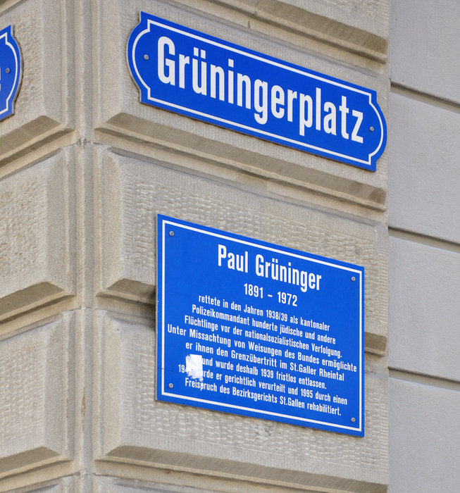 St_Gallen_Grüningerplatz_Strassenschild.jpg