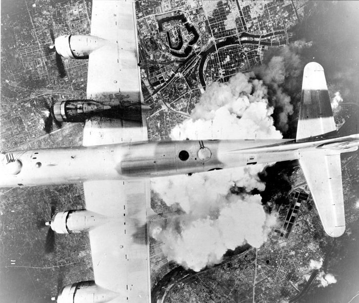 1024px-Boeing_B-29A-45-BN_Superfortress_44-61784_6_BG_24_BS_-_Incendiary_Journey.jpg