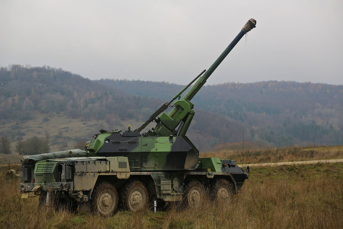 Czech_Army_152mm_howitzer_(10958577354) (1).jpg