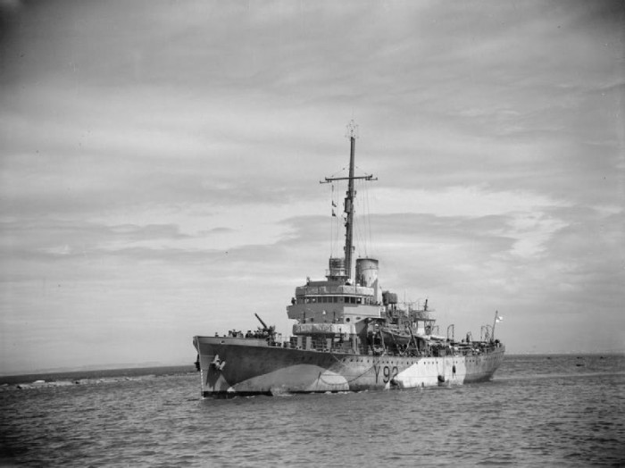 Royal Navy Sloop.jpg