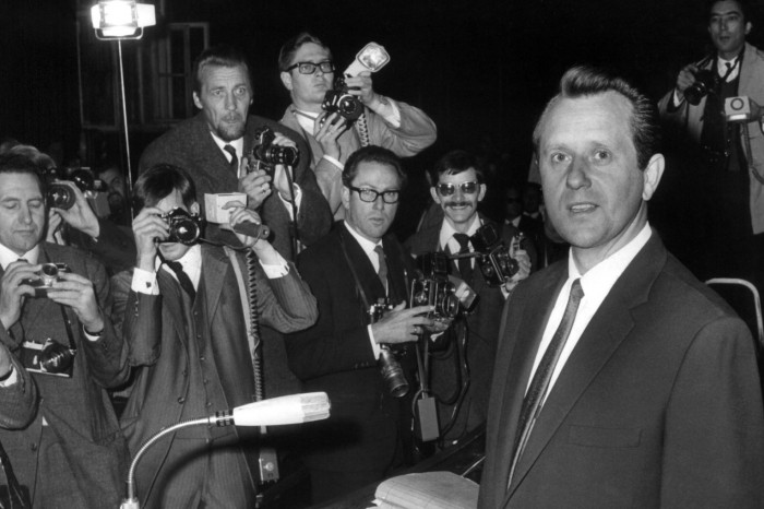 Mannen i förgrunden till höger.jpg