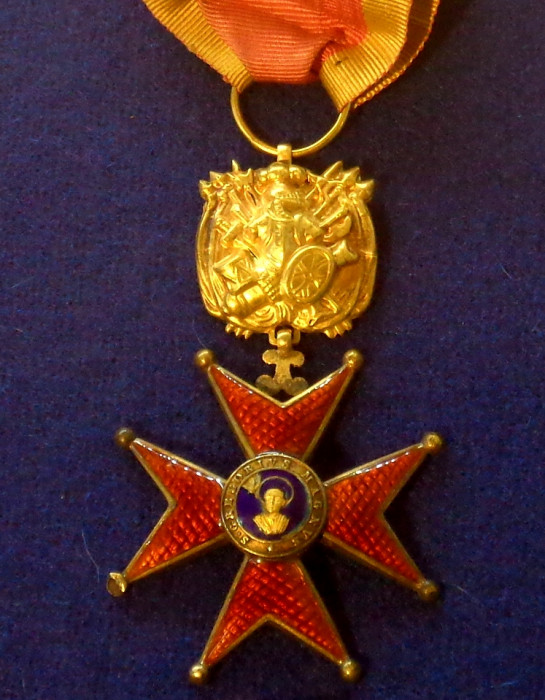 Order_of_Saint_Gregory_the_Great_knight_military_division_badge_(Vatican)_-_Tallinn_Museum_of_Orders.jpeg