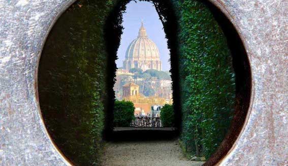 The-Aventine-Keyhole-rome.jpeg