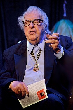 Ray_Bradbury_2009.jpg
