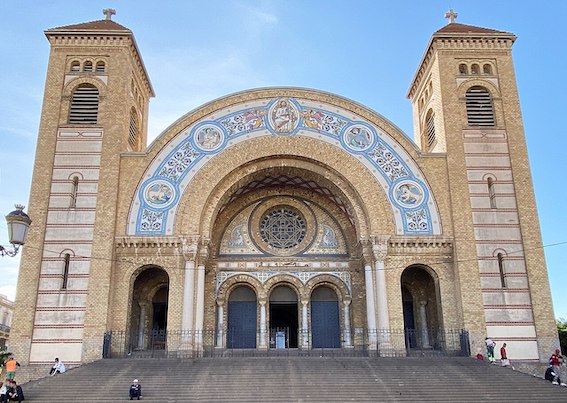 Cathédrale_du_Sacré-Cœur_d'Oran_01.jpg