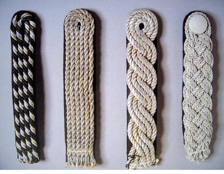 Allgemeine SS axelklaffar.jpg