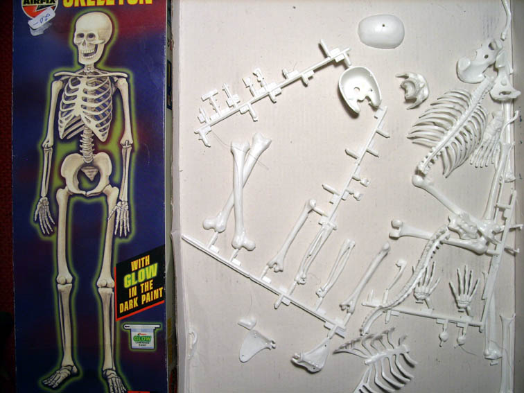 Skelett Airfix.jpg