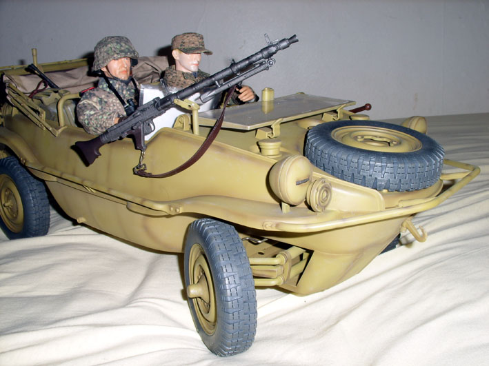 Schwimmwagen framifrån.jpg