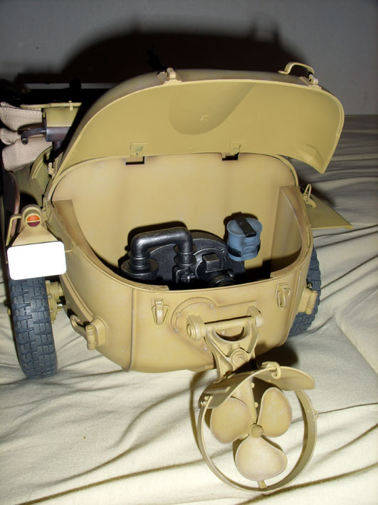 Schwimmwagen bak.jpg