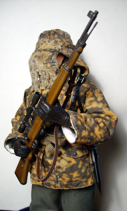 Sniper ansiktsmask ner.jpg