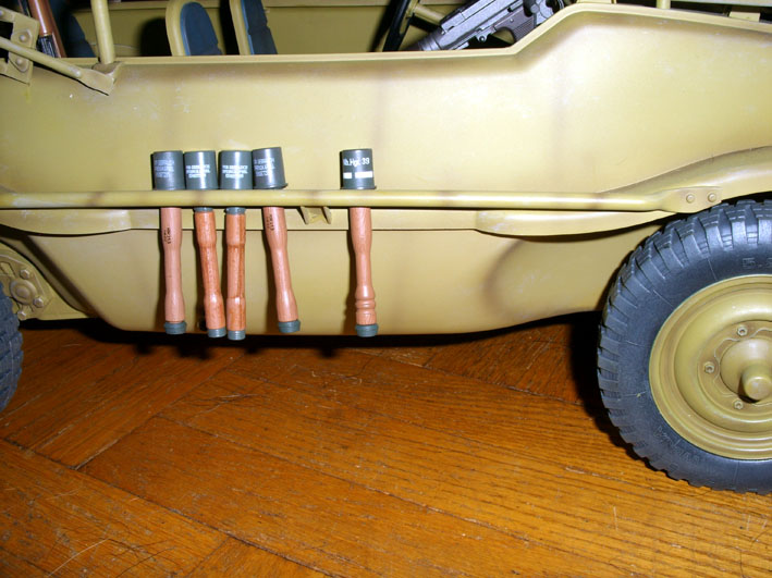 Handgranater på sidan.jpg