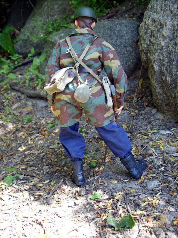 Fallskärmsjägare bak.jpg