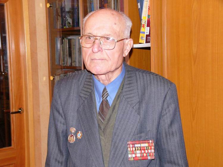 Ilja Ivanovitj Krivoj såg polska krigsfångar vid Smolensk 1941.jpg