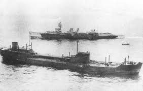 LOTHRINGEN m. HMS DUNEDIN i bakgrunden.jpg