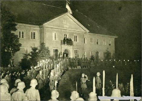Procession.jpg