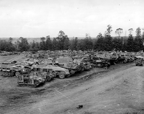 German Armour in Isigny-sur-Mer -2.jpg