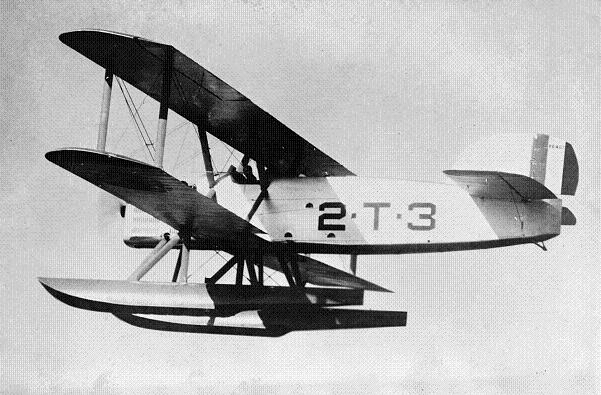 Douglas_DT-2_in_flight_Jan_1923.jpg