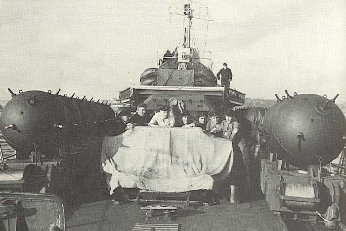 EMC kontaktminor LEEBERECHT MAAS.jpg