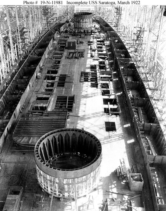 Slagkryssaren Saratoga under byggnad.jpg