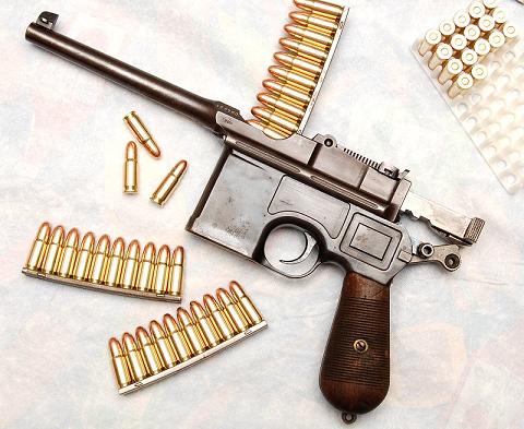 Mauser C 96 med laddramar.jpg