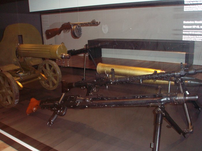 Både tyska och ryska vapen.JPG