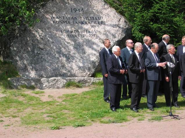 03 Ihantalan muistomerkki.jpg