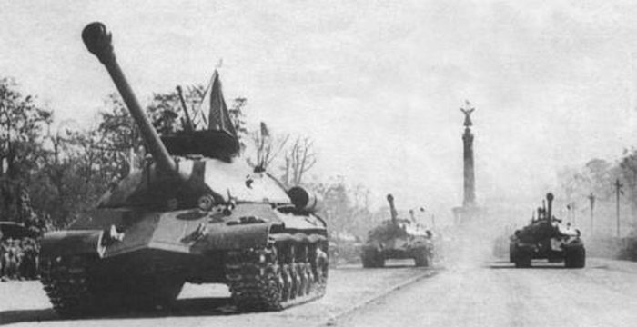 IS-3-or på Ost-West Achse.jpg