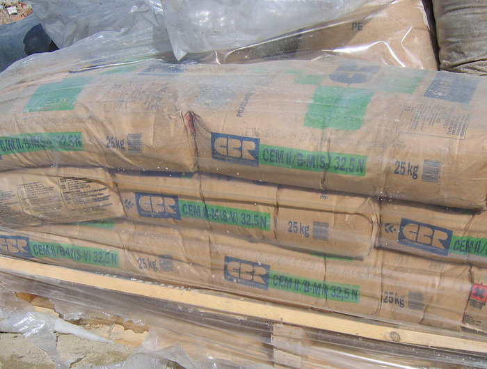 1024px-Portland_Cement_Bags.jpg