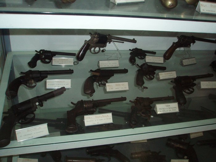 Pistol1.JPG