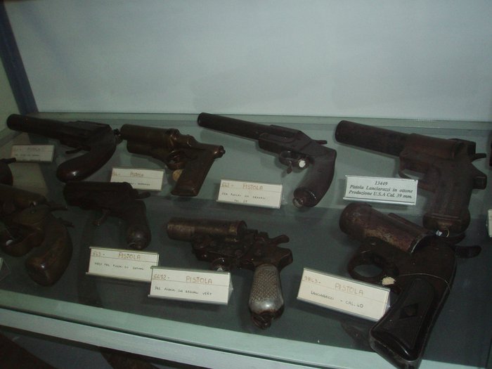 Pistol3.JPG