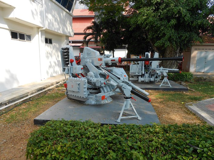 40mm Bofors.jpg