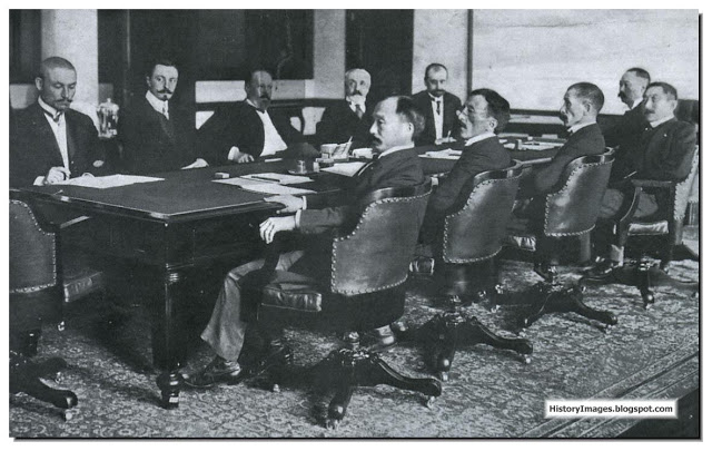 Treaty of Portsmouth, Maine, USA.jpg