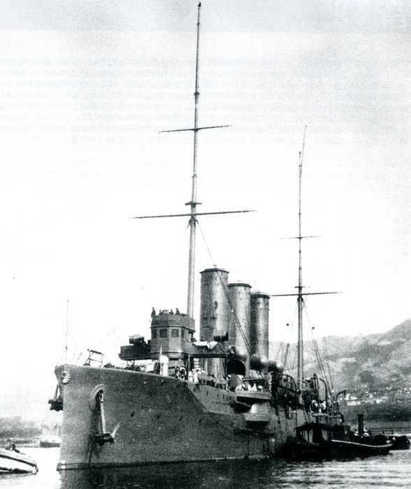 laetta kryssaren TSUSHIMA.jpg
