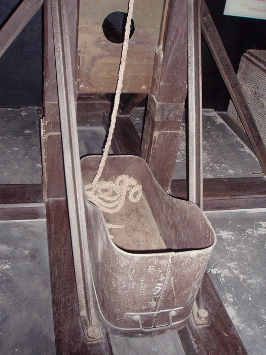 Enkom till huvudloesa brottslingar.jpg